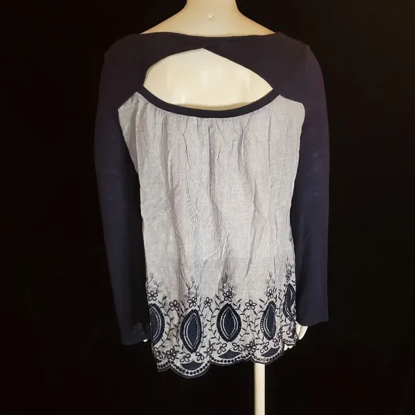 Caslon Blue & White Embroidered Back Long Sleeve Blouse (M) - Image 6