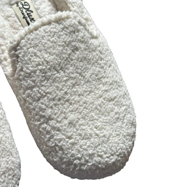 Dearfoams Women's Cream Memory Foam Slippers - Image 8