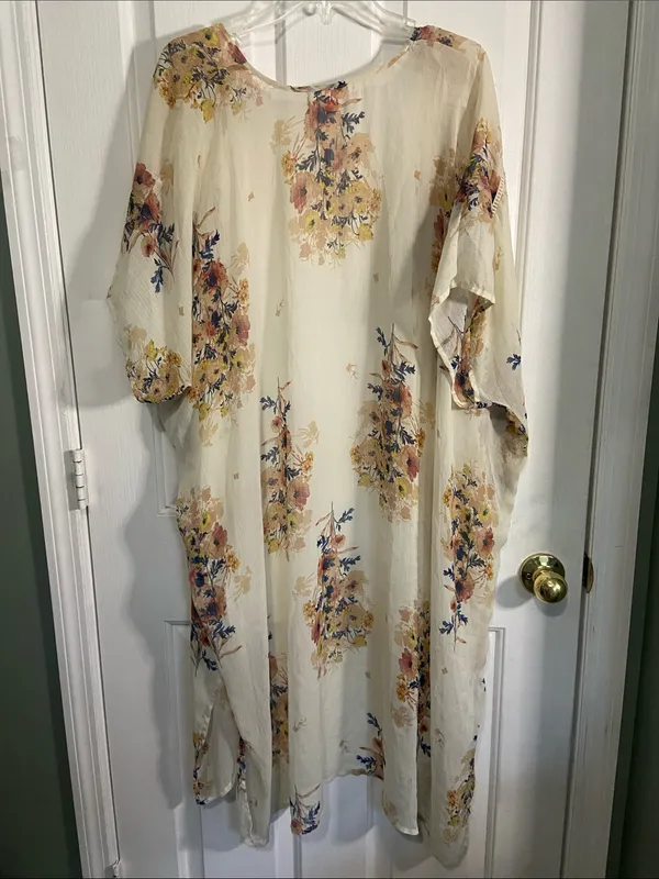 Band of Gypsies Cream Floral Open Front Kimono - Image 3