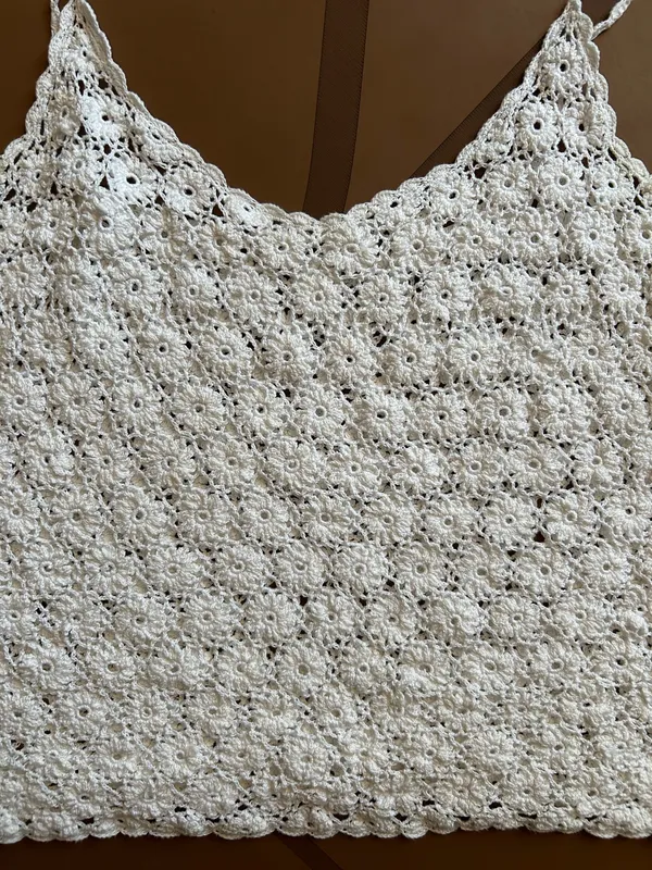 Floral white top Size M - Image 2