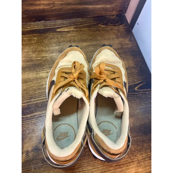 Nike gold sneakers size 7.5? - Image 7