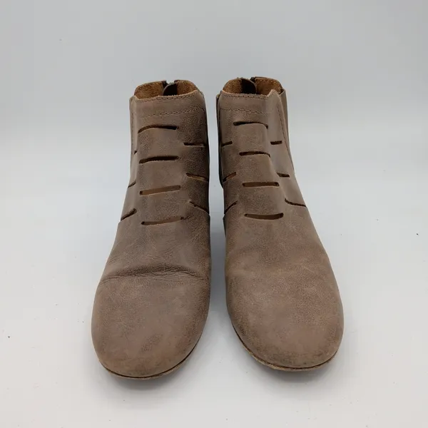Aquatalia Freida Boots $395 Womens Taupe‎ Leather Cut Out Ankle Booties Size 8.5 - Image 3