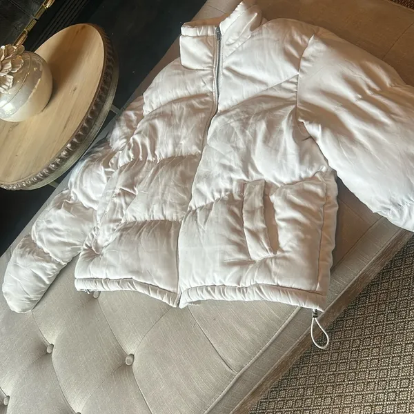 Native Youth White Cropped Puffer Jacket Size Large - Image 2