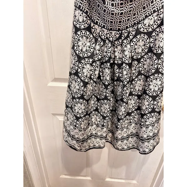 White House‎ Black Market 100% Silk Halter Dress Black White Medallion Print 14 - Image 9