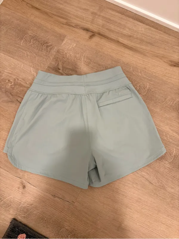 Travis Mathew Green Athletic Shorts Size Small - Image 6
