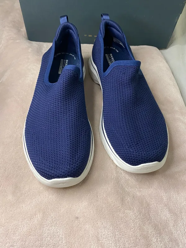 Woman's Sneakers & Athletic Shoes SKECHERS Performance Go Walk Arch Fit - Image 2