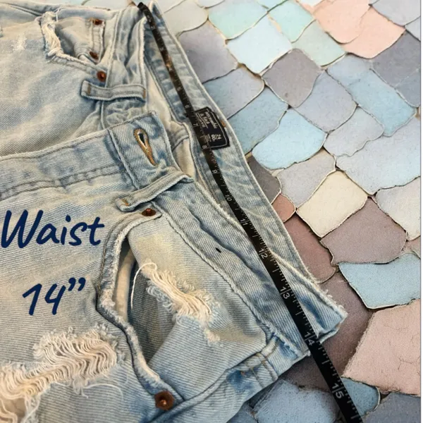 ABERCROMBIE & FITCH Women’s Ames Low Rise Slim Boyfriend Denim Shorts 00R/24 - Image 5
