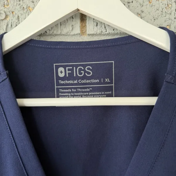 Figs Casma Three-Pocket Scrub Top Navy Blue Size XL - Image 4