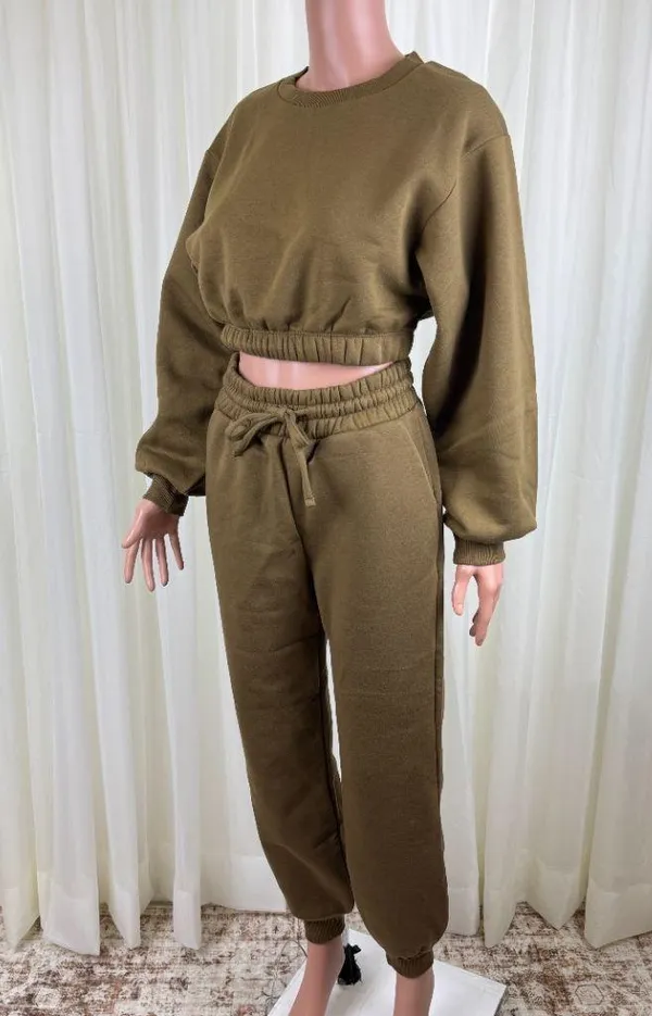 Zenana 2 Pcs Crop Top Tracksuit Jogger Pants Set Outfit Workout Active Lounge Olive Green Size Large - Image 4