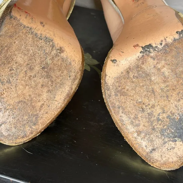 Coach Gold Leather‎ Heels - Image 5