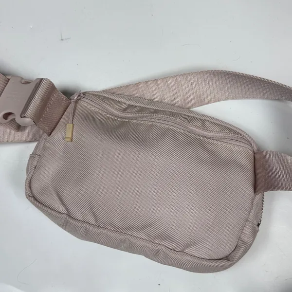Lululemon Everywhere Belt Bag in Ribbed Very Light Pink Silver Hardware - Image 3