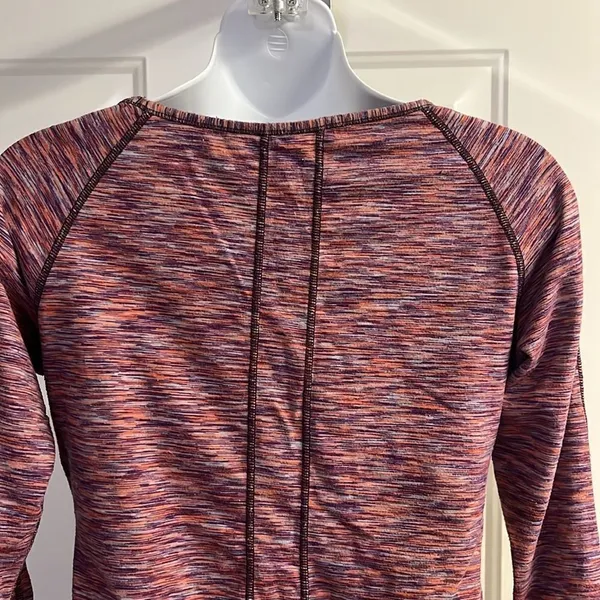 Lululemon Athletica Heather Purple Scoop Neck Long Sleeve Thumb Hole Top- Sz 10 - Image 9
