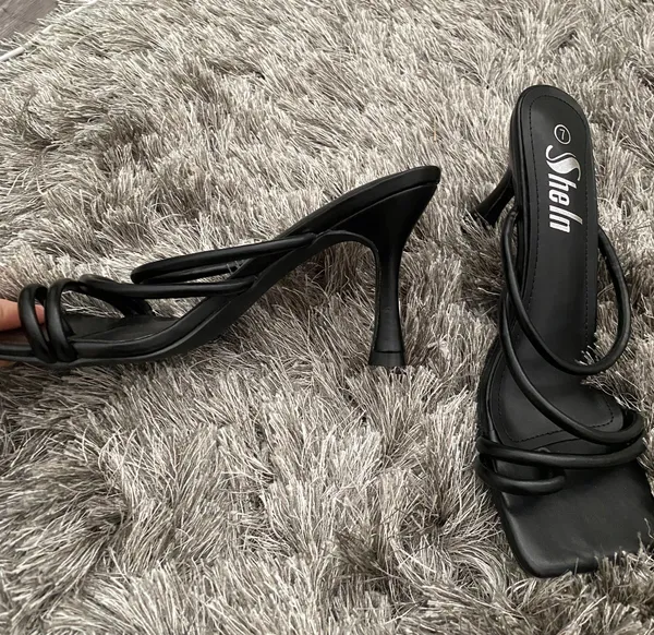 SheIn Black  Heels - Image 2