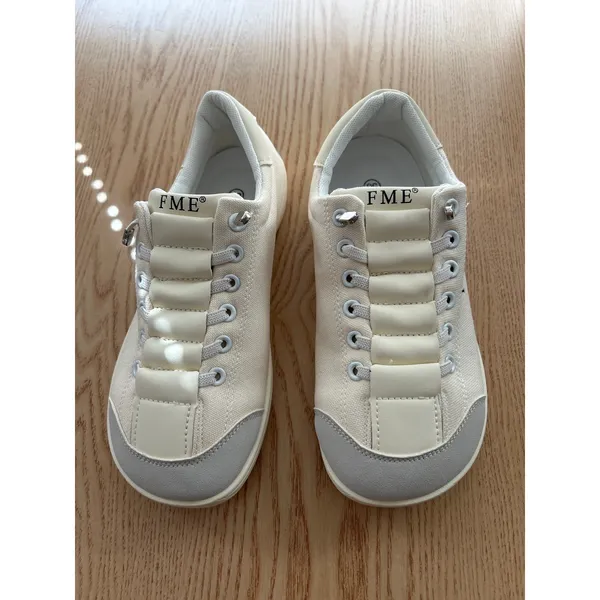 New Women's Lace Up No Tie Sneakers Cream/White size 5.5-6 - Image 4