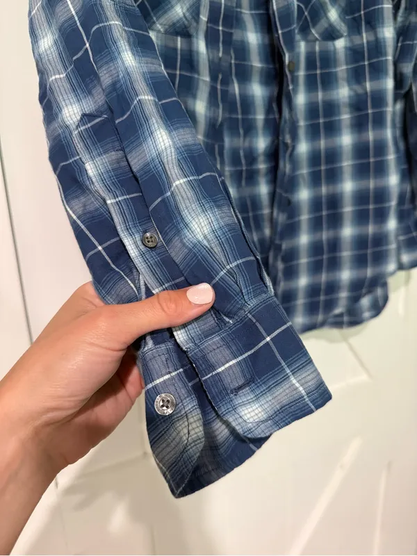 Ralph Lauren Blue Plaid 100% cotton Button-Up Shirt size medium! - Image 4