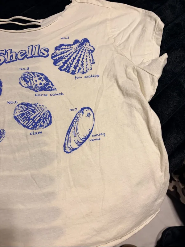 White Tee with Blue Sea Shells Graphic - Image 4