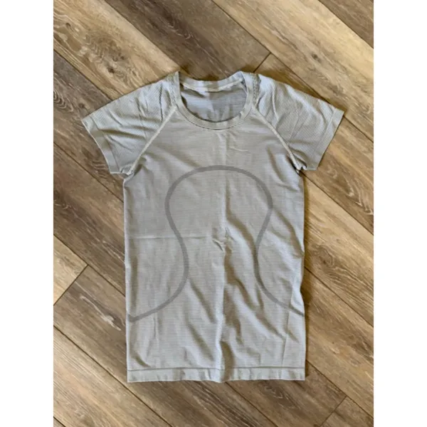 Lululemon Swiftly Tech Short-Sleeve Shirt 2.0 Tempo Stripe White/Black Size 6 - Image 2