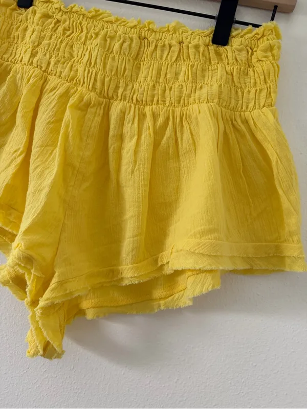 Anthropologie Smocked Gauze Dainty Yellow 100% cotton Micro Lounge Shorts medium - Image 4