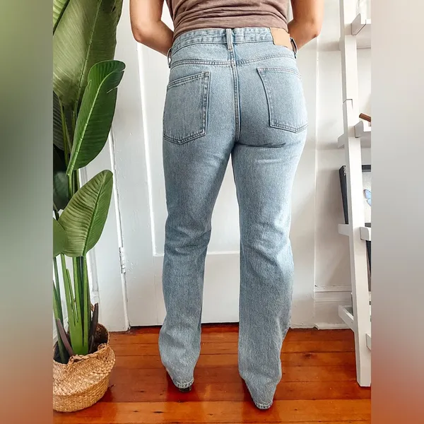 ZARA // light wash mid rise jeans straight leg - Image 3