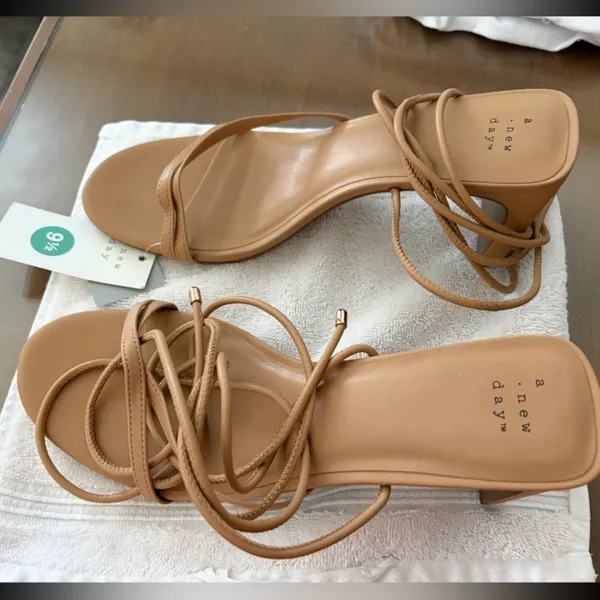 a new day Women's Brown Strappy Sandals lace-up sandals size 9.5 - Image 5