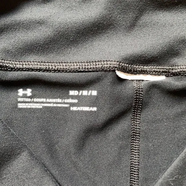 Under Armour‎ fitted Capri leggings black and white size medium - Image 3