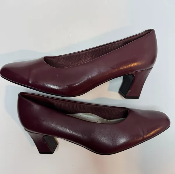 Ashley Taylor Burgundy Pumps Size 9 - Image 6