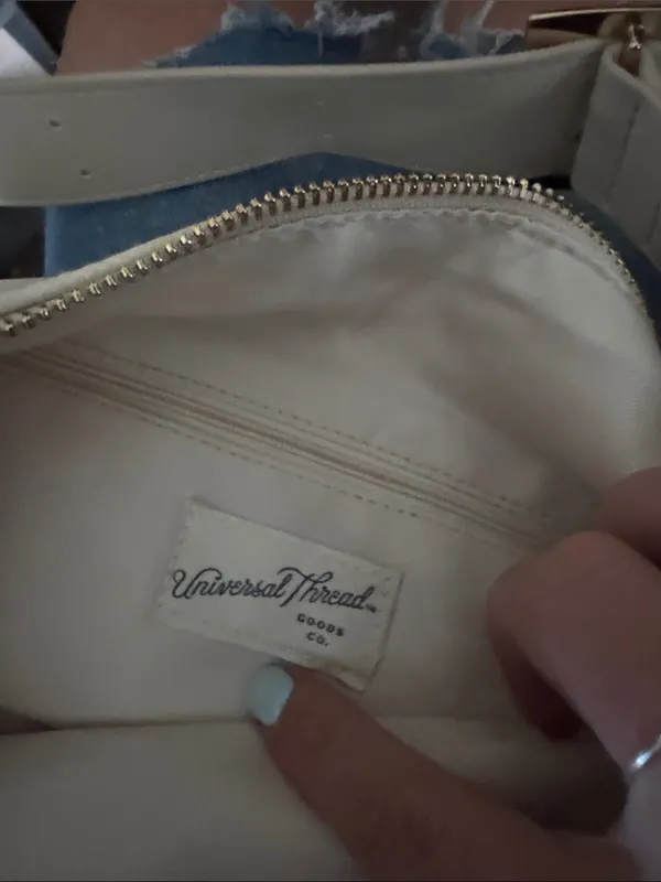 Universal Threads Cream Shoulder Bag with Adjustable Strap - Image 4