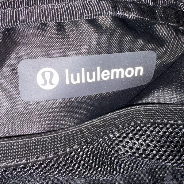 Lululemon Black 1L Everywhere Belt Bag Fanny Pack Waist Pack Bag - Image 11