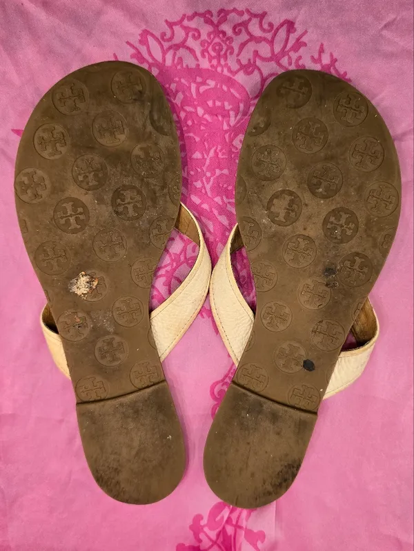 Tory Burch Thong Sandals Size 9 - Image 4