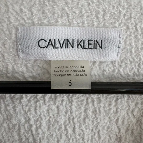 Calvin Klein White Textured V-Neck Midi Dress Smocked Waist‎ Size 6 - Image 2