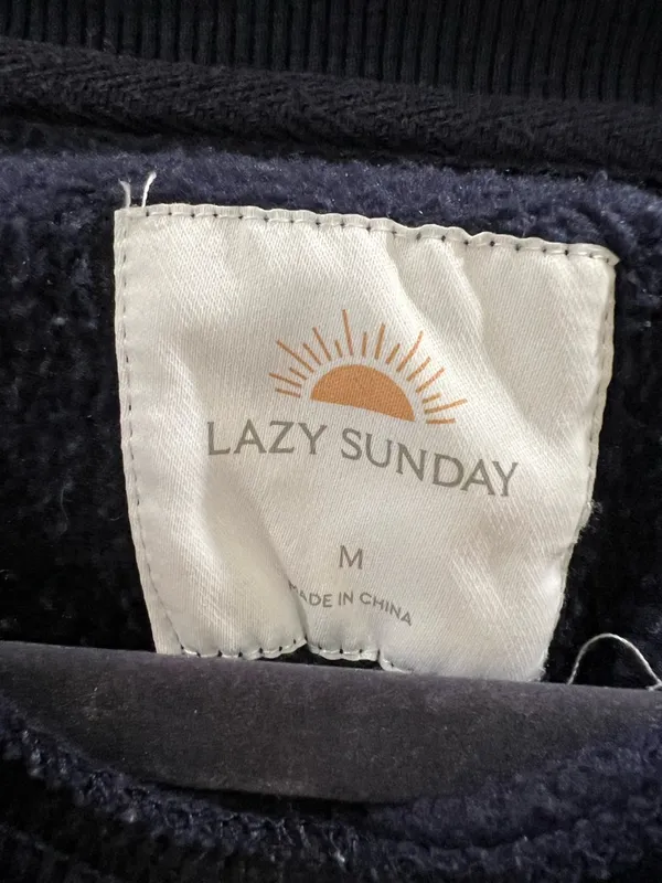 Lazy sundays Malibu Health & Wellness Sweatshirt – Navy Graphic Pullover – Size M - Image 2