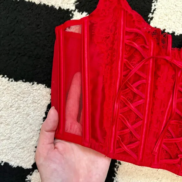 VS Dream Angels Red Lace Bustier XS - Image 3