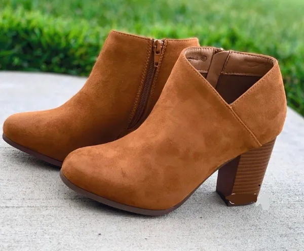 Tan Ankle Chunky Heel Bootie Size 8 - Image 2