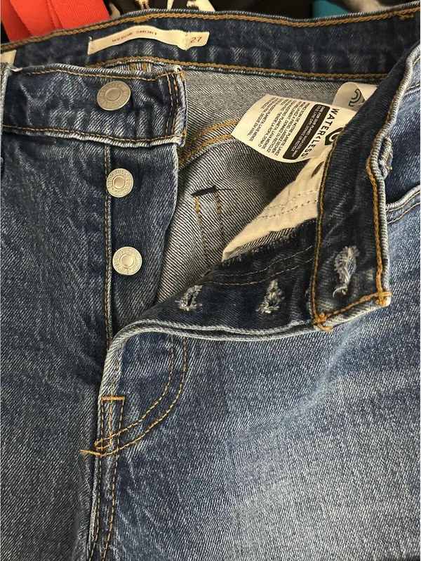 Levi's Wedgie Short medium wash cuffed denim jean short Size 27 coastal cowgirl - Image 11