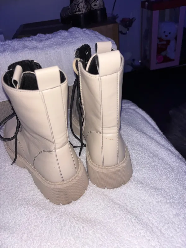 Preppy combat lace up boots thick soles.5.5 Tan - Image 2