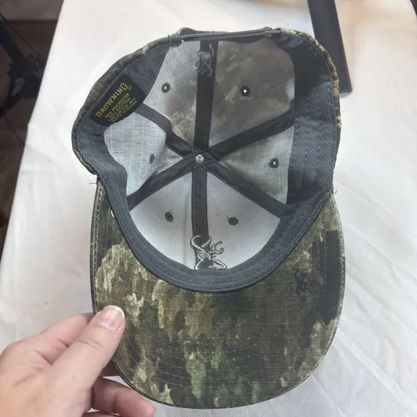 Browning Women’s Camo Baseball Cap Preowned - Image 7