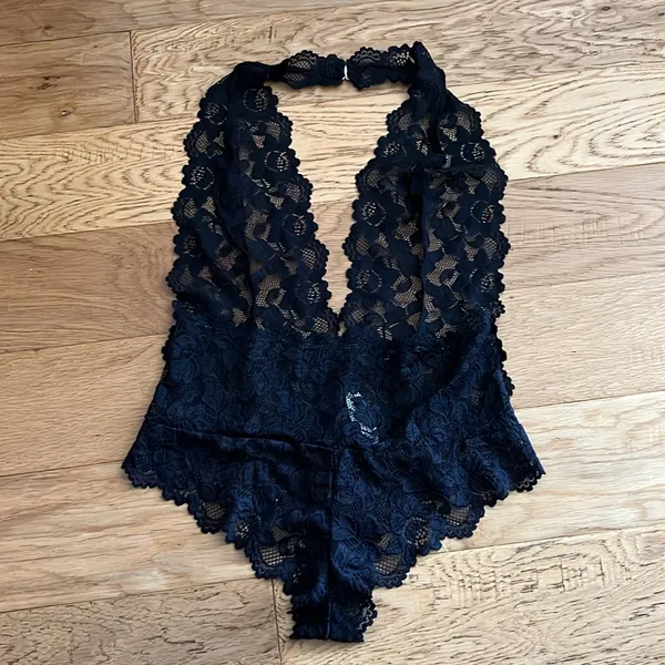 NWT - ADORE ME - Black Lace Halter Bodysuit size M - Image 2