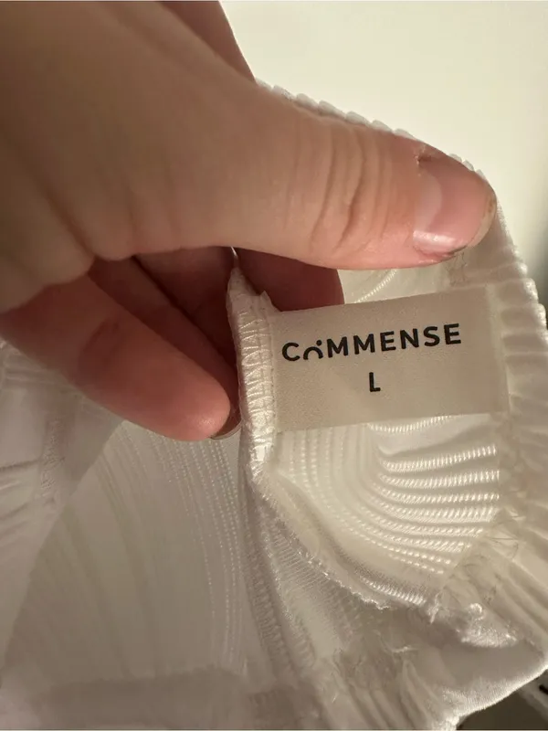 Commense Solid Wavy Textured Tank Top white large - Image 4
