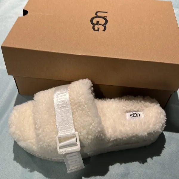 UGG Fluffita White Sheepskin Fluffy Sandals‎ - Image 4