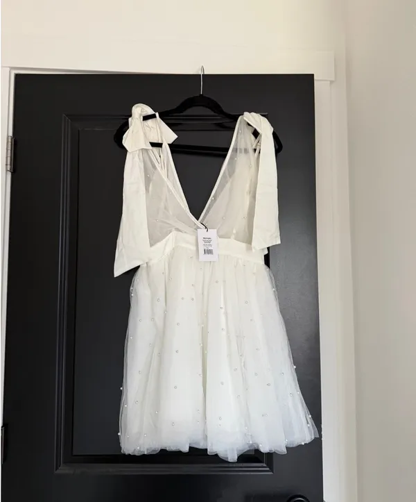 NWT SHOWPO Karalyn mini dress- bow strap plunge pearl detail - Image 5