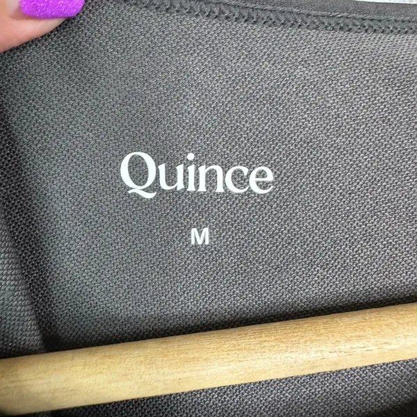 Quince Curve Crewneck Tee Dark Coal Gray Curved Hem Womens Size Medium Casual - Image 7