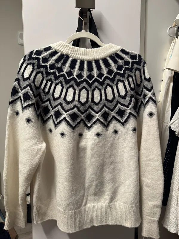 H&m sweater - Image 2