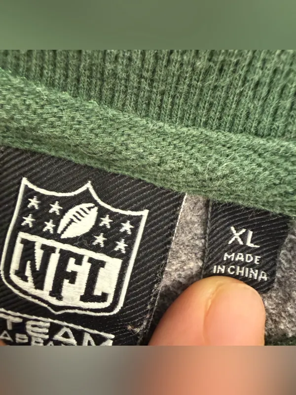 NFL Green and Black Knit Apparel with White Logo - Image 3