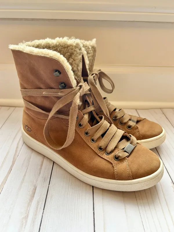 UGG Starlyn Shearling Fur Sneaker Boot in Chestnut Brown Size 7.5 - Image 2