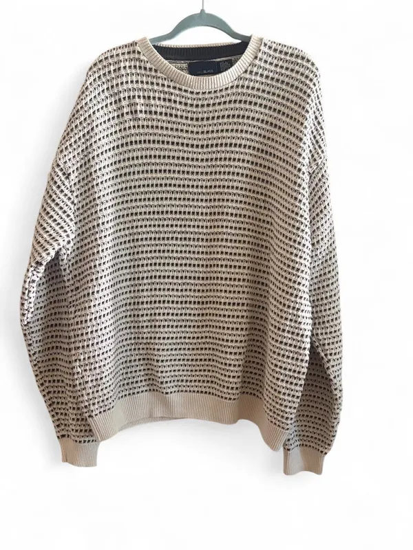 Bill Blass Beige and Black Textured Crewneck Sweater - Image 2