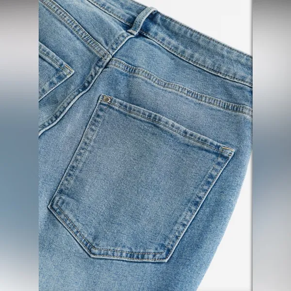 Curvy fit bootcut jeans - Image 2