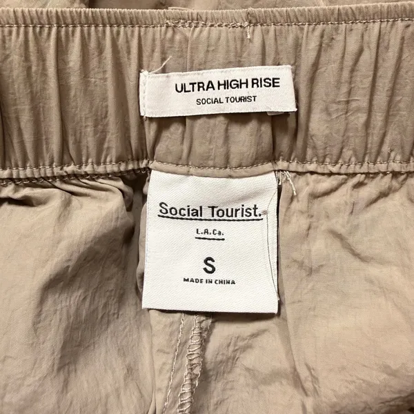 Social Tourist Women Ultra High Rise Cargo Shorts Taupe Brown Size S Nylon Hike - Image 7