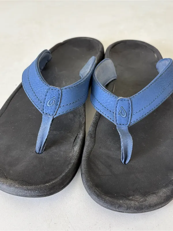 Olukai Ohana flip flops Sandals Blue Black Women’s Size 9 - Image 3