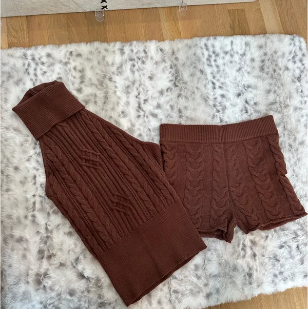 Revolve Brown Sweater Set - Image 3