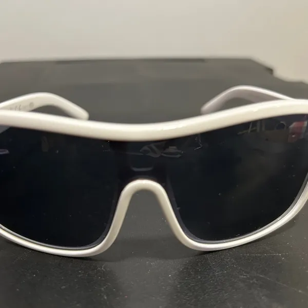 White and Black Sunglasses - Image 6